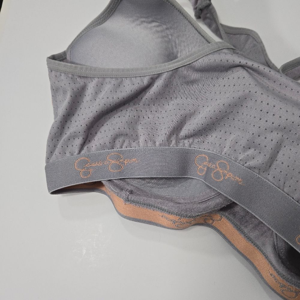 Jessica Simpson bra - Picture 12 of 12